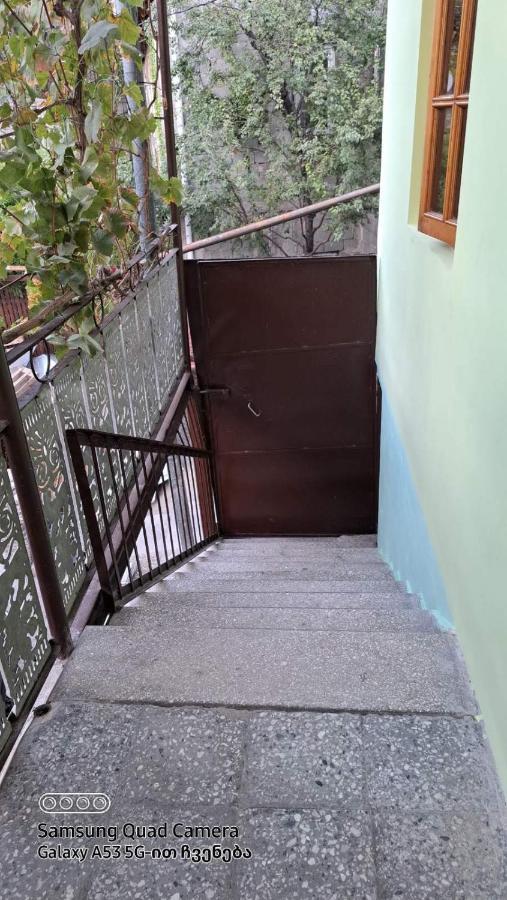 Apartment With A Nice Terrace In Old City Center Tbilisi Exterior photo